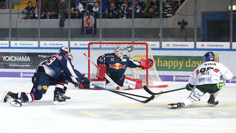 Top-Favorit Red Bull München gewinnt gegen Augsburg 2:1.
