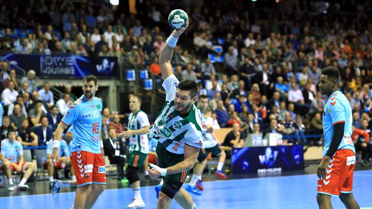 Evgeni Pevnov fällt sechs Wochen aus.