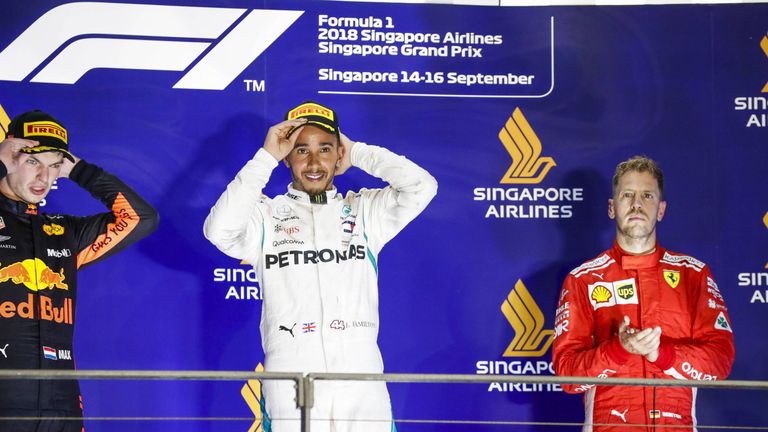 Lewis Hamilton gewinnt den Grand Prix in Singapur. Sebastian Vettel wird Dritter. 