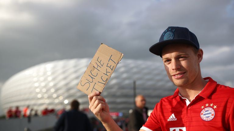 Beim FC Bayern München wird Fans, die Tickets über einen Zweitmarkt gekauft haben, der Zutritt in die Allianz Arena verweigert.