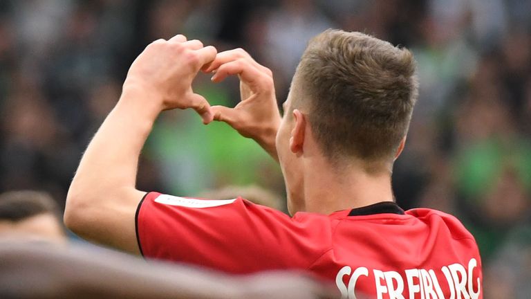 Mittelfeld - Roland Sallai (SC Freiburg): Nur sieben Minuten braucht der 21-jährige Neuzugang für seinen ersten Bundesliga-Treffer. Der Debütant traf zum 1:0 und war auch am 2:0 beteiligt. Dann musste er mit einer Kopfverletzung ausgewechselt werden.