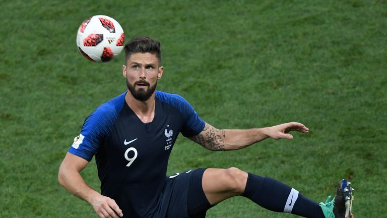 Oliver Giroud kam beim Weg zum Titel Stammspieler im Sturm, gab allerdings keinen einzigen Torschuss ab. Schafft durch seine körperliche Präsenz Räume für die schnellen Mbappe und Griezmann. Trotzdem Punkt für Deutschland