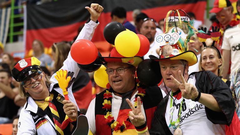 Deutsche Fans reißen sich um Tickets für die WM.