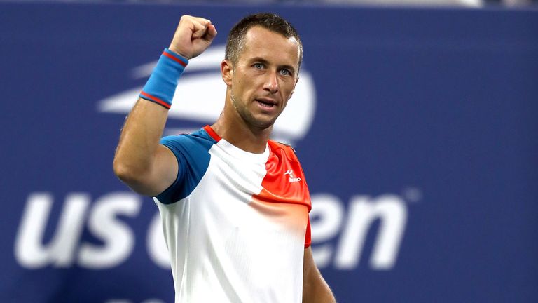 Philipp Kohlschreiber setzt sich in vier Sätzen gegen Alexander Zverev durch.