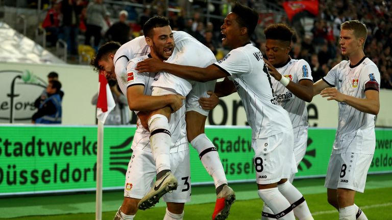Party in Düsseldorf: Leverkusen gewinnt dank Kevin Volland das kleine Rhein-Derby. 