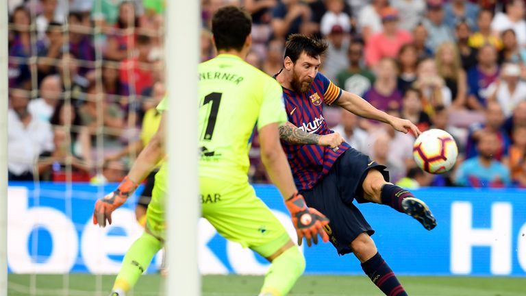 Lionel Messi trifft gegen Huesca doppelt.