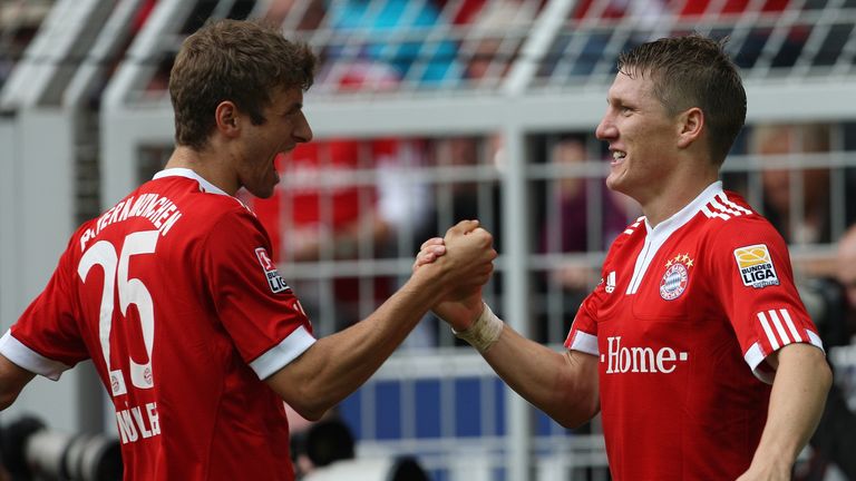 Einen Tag vor seinem 20. Geburtstag trifft Müller erstmals in der Bundesliga. Beim 5:1-Sieg gegen Borussia Dortmund ist er sogar doppelt erfolgreich.