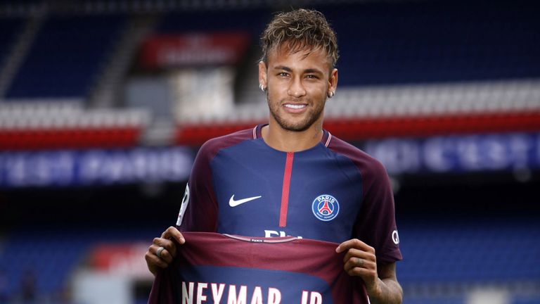 Neymar wechselt im Sommer 2017 nach Paris.