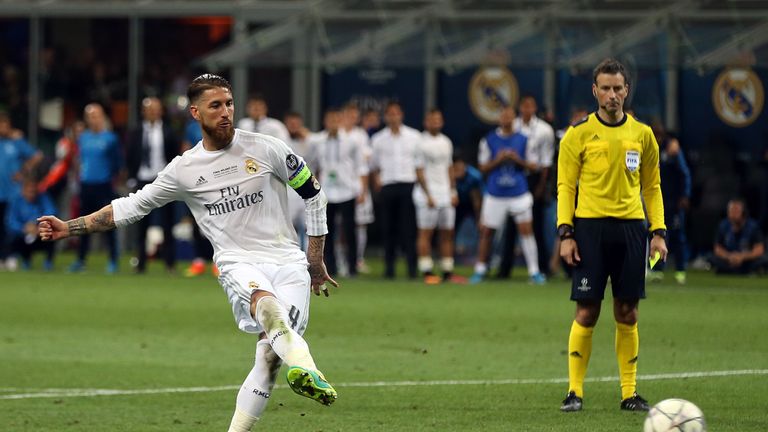 Elfmeterschütze: Wenn Ronaldo auf dem Platz steht, schießt er Elfmeter! Ein ungeschriebenes Gesetzt in Madrid, diese Aufgabe übernimmt nun Sergio Ramos. Zusätzlich übernahm der Kapitän auch Cristianos Spint in der Real-Kabine.