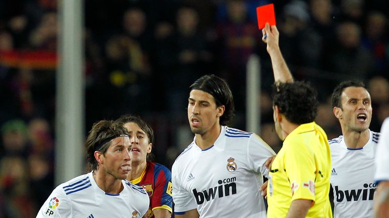 Rote Karte: Kein seltener Anblick für Sergio Ramos.