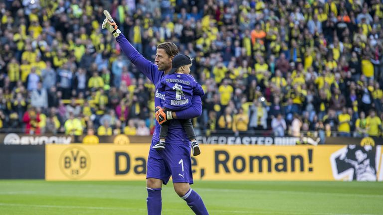 Roman Weidenfeller verabschiedet sich ein letztes Mal von den BVB-Fans.
