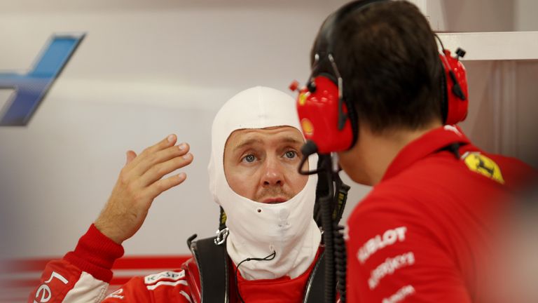Sebastian Vettel erlebt in Singapur ein freies Training zum Vergessen. 