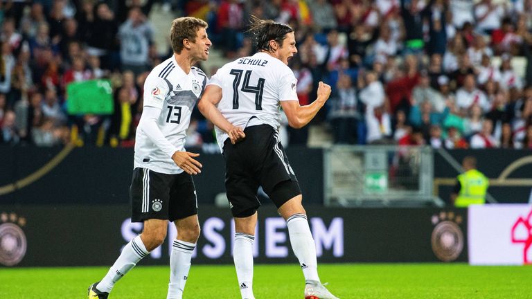 Thomas Müller: Nach der vollen Spielzeit gegen Frankreich kam der Routinier in der 84. Minute rein. Er durfte immerhin mit Schulz den Treffer bejubeln. Für eine Note war es aber zu spät. NOTE: -