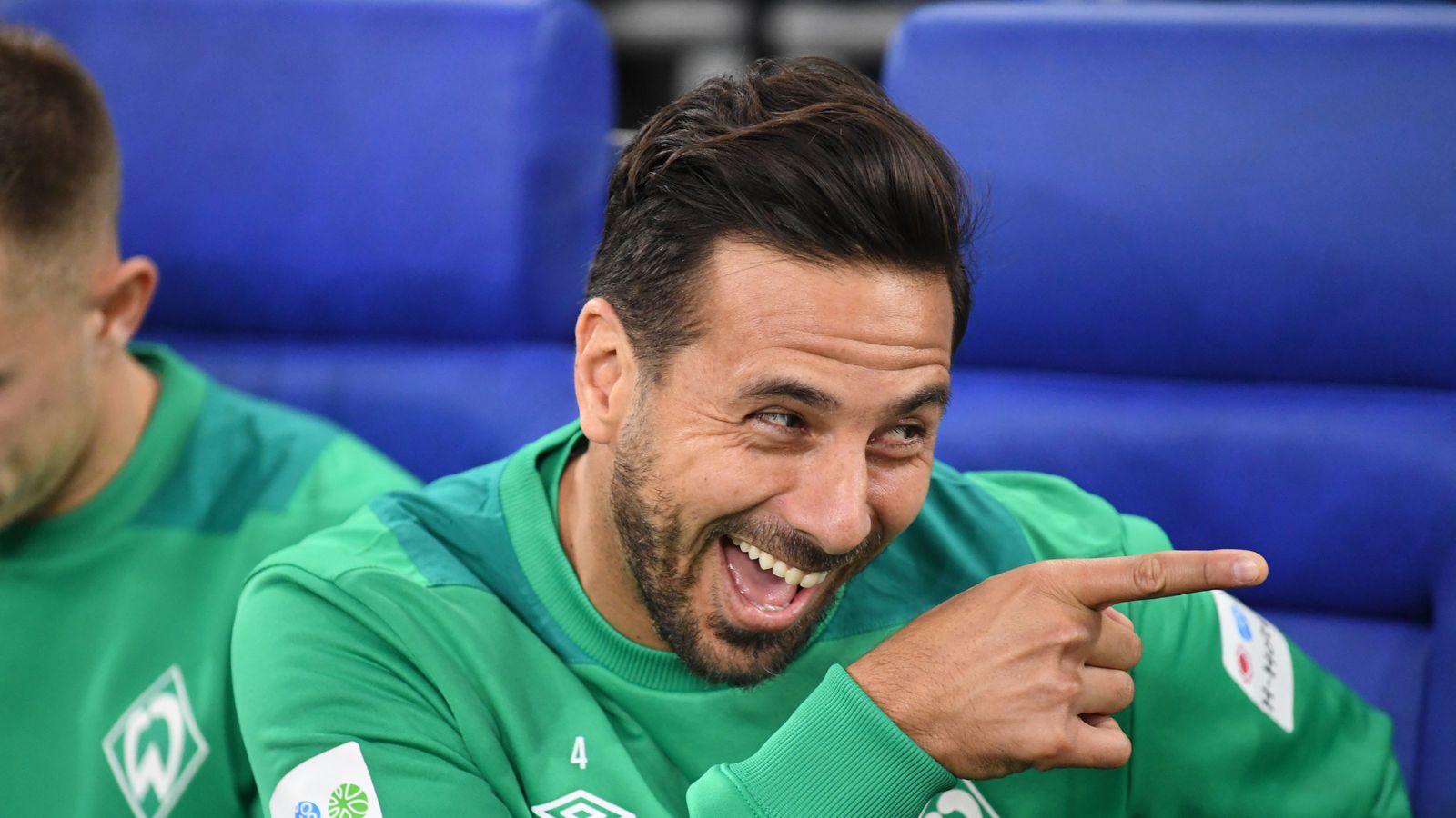 FC Bayern KarlHeinz Rummenigge bietet Claudio Pizarro Job an