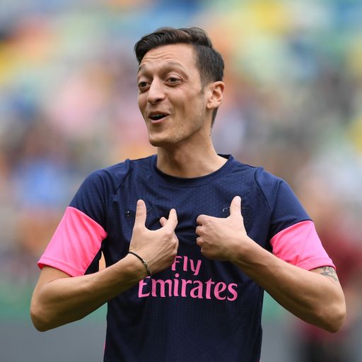 Özil: "Ich lache über meine Kritiker"
