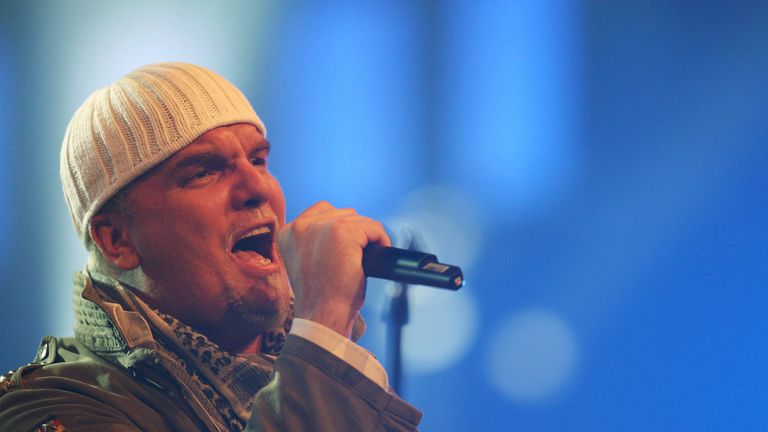 DJ Ötzi steht mit seinem Hit "Ein Stern" auf Platz eins der deutschen Charts. 