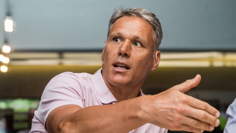 Marco van Basten ist nach zwei Jahren von seinem Posten als Technischer Direktor im Fußball-Weltverband FIFA zurückgetreten.
