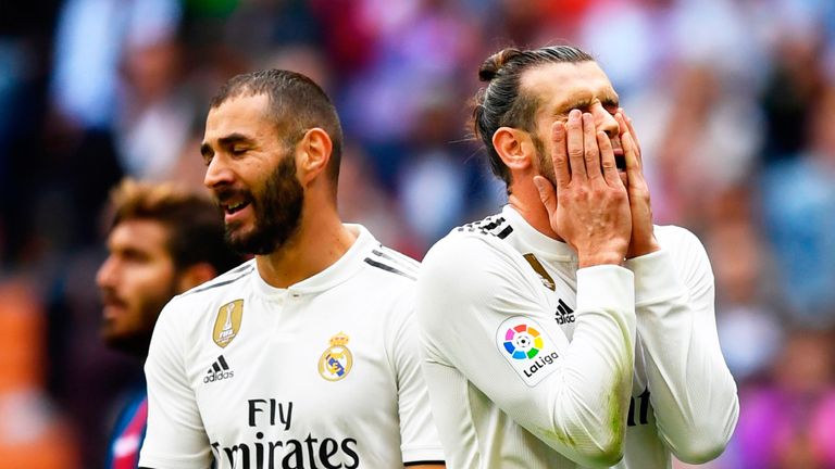 Gareth Bale und Karim Benzema können es nicht fassen: Real verliert zuhause gegen Levante.