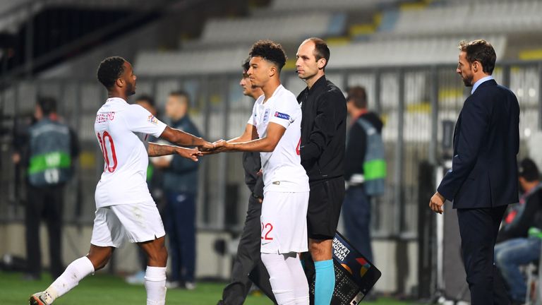 In der 78. Minute wird Jadon Sancho für Raheem Sterling eingewechselt.