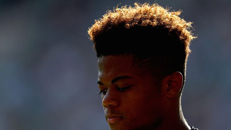 Leverkusens Verlierer: Bei Flügelstürmer Leon Bailey herrscht Frust. Eigentlich sollte der Jamaikaner sein Debüt feiern, trat die Reise wegen eines Streits mit dem Verband aber gar nicht erst an.