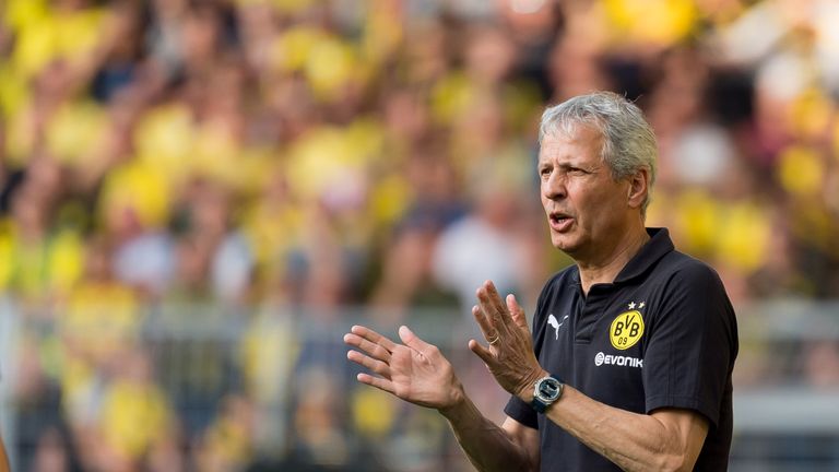 Nach sieben Spieltagen steht Lucien Favre mit dem BVB an der Tabellenspitze.