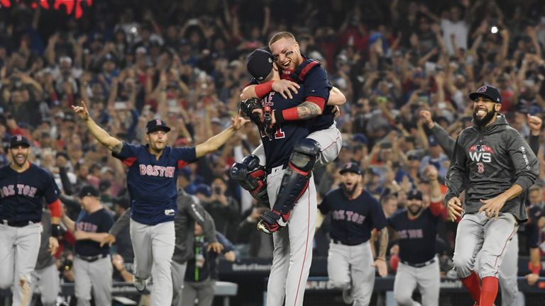 Die Boston Red Sox gewinnen zum neunten Mal die World Series. 