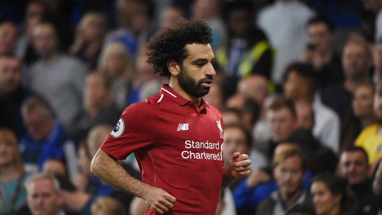 Auch Mohamed Salah traf doppelt und stellte damit eine Bestmarke auf.  Sein zweites Tor bedeutete den 50. Treffer für Liverpool im 65. Spiel. Die Reds feierten einen 4:0-Erfolg gegen Roter Stern Belgrad.