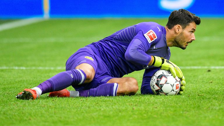 BVB-Torwart Roman Bürki reist wegen Leistenproblemen vorzeitig von der Schweizer Nationalmannschaft ab.