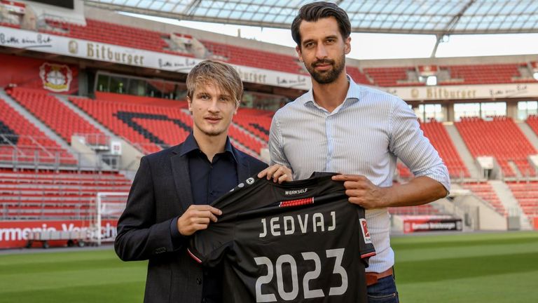 Tin Jedvaj bleibt Bayer Leverkusen bis 2023 treu. Quelle: twitter.com/bayer04fussball