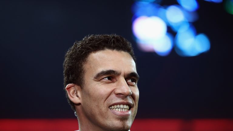 Ex-Wolfsburg-Trainer Valerien Ismael sieht das größte Problem des DFB-Teams im Zusammenhalt der Spieler.