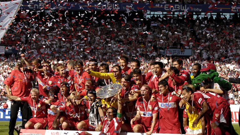 Der VfB Stuttgart feiert die fünfte Deutsche Meisterschaft der Vereinsgeschichte.