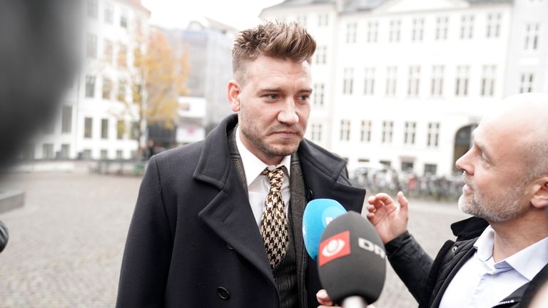 Der ehemalige Wolfsburger Nicklas Bendtner wird seine Gefängnisstrafe antreten.