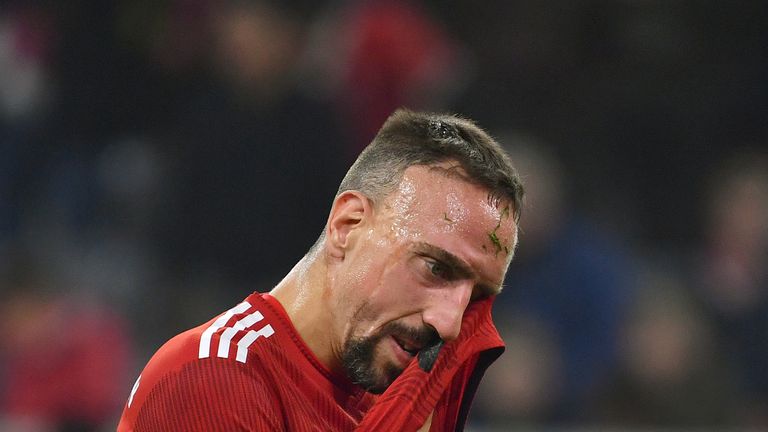 Franck Ribery entschuldigt sich bei TV-Experte Patrick Guillou. 
