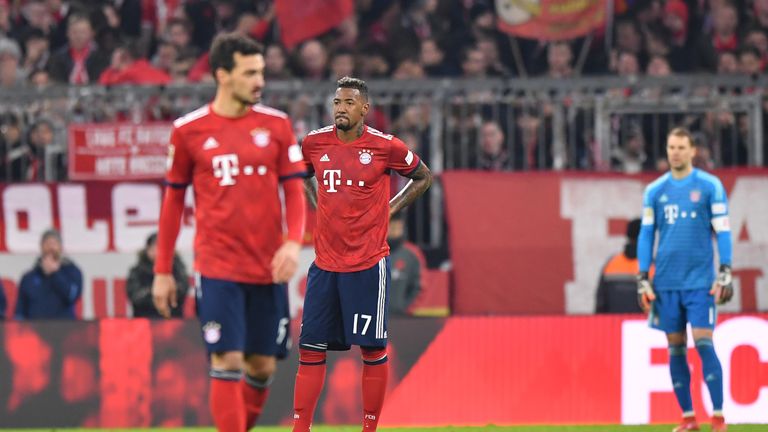 Besonders in der Defensive zeigen die Roten bislang Schwächen. Die 17 Gegentore bedeuten den schwächsten Wert seit 08/09 unter Jürgen Klinsmann (18). Zum Vergleich: In der letzten Saison kassierte der FCB erst am 19. Spieltag Gegentreffer Nummer 17.