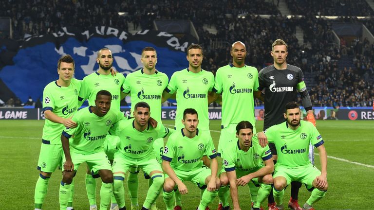 Gruppe D: Auch der FC Schalke zog das Ticket fürs Achtelfinale. Bei der Niederlage gegen den FC Porto verspielten die Königsblauen zwar den Gruppensieg, doch Lok Moskau gab zuvor bereits Schützenhilfe.