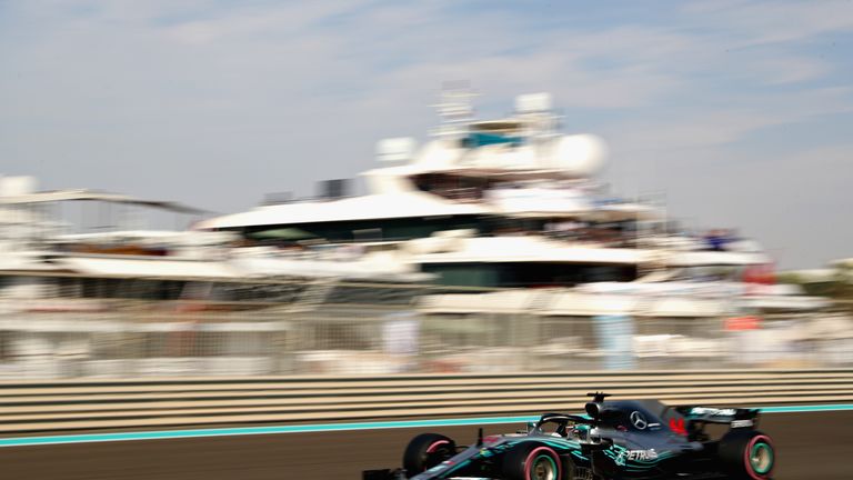 Weltmeister Lewis Hamilton ist im dritten freien Training von Abu Dhabi der Schnellste.
