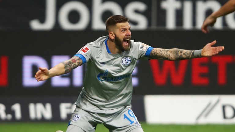 Besorgt müsste aber Schalke sein: Aktuell Platz 14 der Tabelle, allerdings wie Schlusslicht Stuttgart nur acht Treffer erzielt. Unter den letzten drei der Tabelle in den vergangenen 12 Spielzeiten landeten immer die offensiv-schlechtesten Teams.