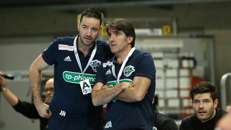 Chefcoach Carlos Ortega (r.) und Co-Trainer Iker Romero sind seit 2017 bei der TSV Hannover-Burgdorf.