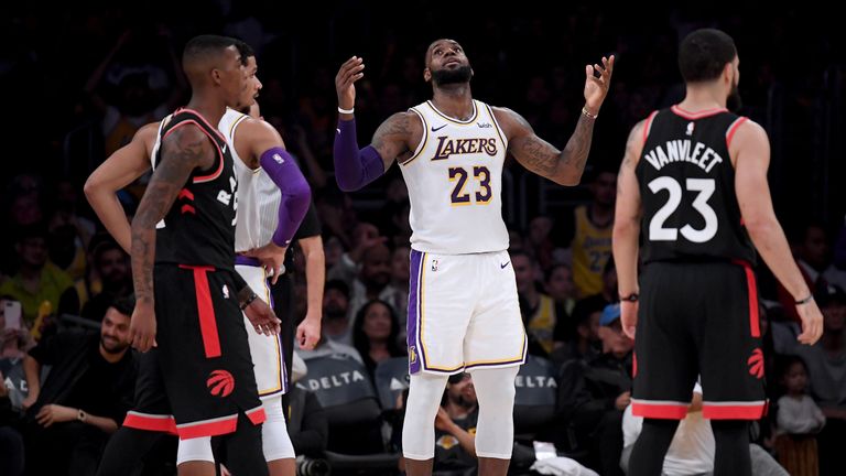 LeBron James verliert mit den LA Lakers gegen die Toronto Raptors.