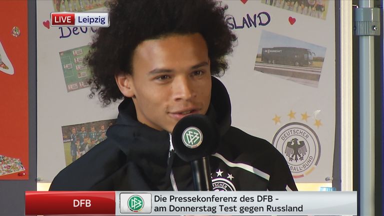 Leroy Sane soll auf der DFB-Pressekonferenz Pep Guardiola und Joachim Löw vergleichen