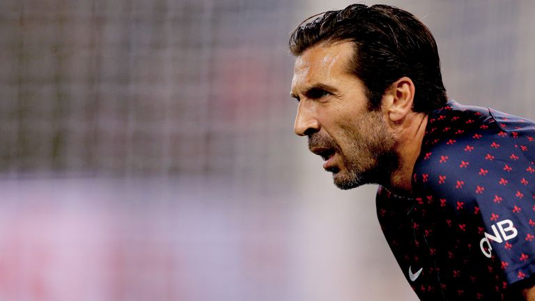 Gianluigi Buffon hat die Champions-League-Premiere für PSG vor Augen.