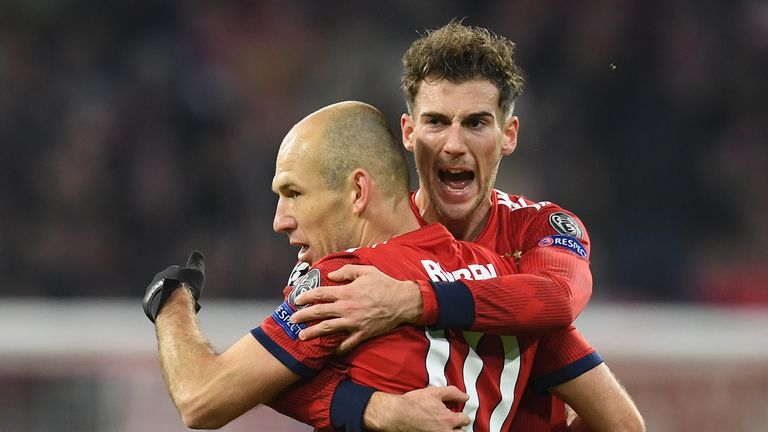 Arjen Robben bringt den FC Bayern mit einem frühen Doppelpack gegen Benfica auf die Siegerstraße.