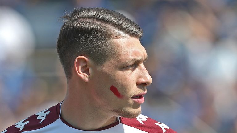 Ein Bekenntnis gegen häusliche Gewalt an Frauen. Am 24. und 25. November werden Spieler der Serie A mit diesem roten Strich auf Gewalt aufmerksam machen.