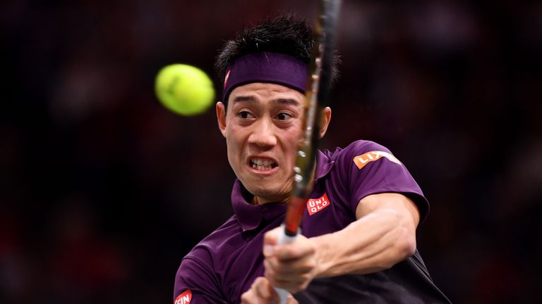 Kei Nishikori schlägt bei den ATP-Finals in London auf. 