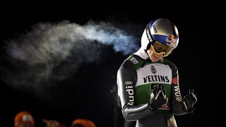 Wellinger springt beim zweiten Springenin Kuusamo (Finnland) auf den zweiten Platz.