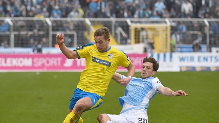 Julian Günther-Schmidt (li) erzielte einen Doppelpack für Jena.