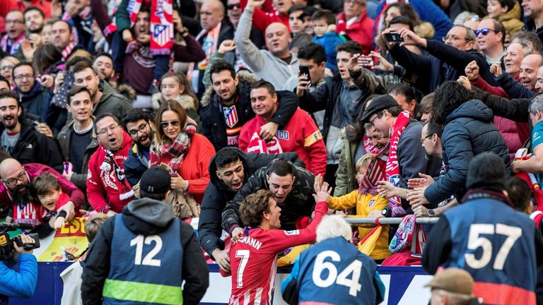 9. Atletico Madrid - Zuschauerschnitt: 57.455, Fassungsvermögen: 67.829, Heimspiele/ausverkauft: 9/0
(Quelle: transfermarkt.de)