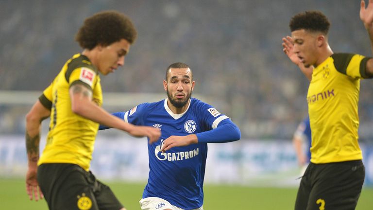 Borussia Dortmund gewinnt bei Schalke 04 mit 2:1.
