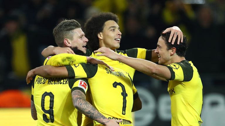 Borussia Dortmund feiert einen 2:0-Sieg gegen den SC Freiburg und bleibt damit in dieser Bundesliga-Saison weiterhin ungeschlagen. 