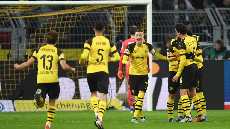 Borussia Dortmund hat sich am 15. Spieltag die Herbstmeisterschaft gesichert. 